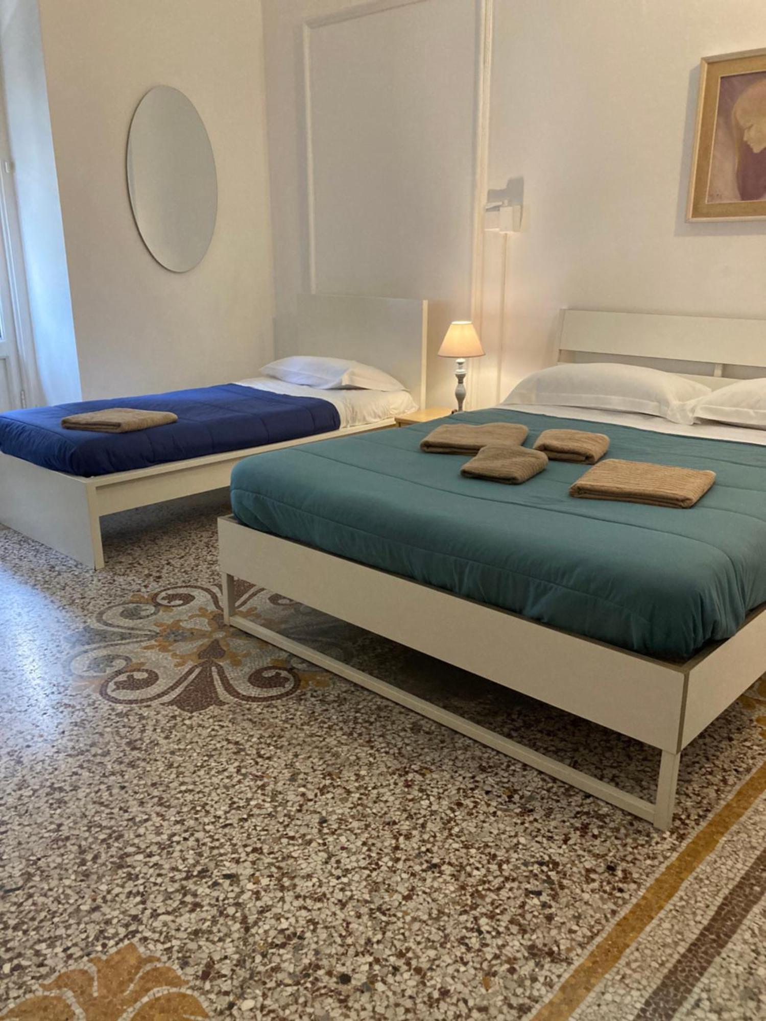 Guest House Roma Genua Zewnętrze zdjęcie