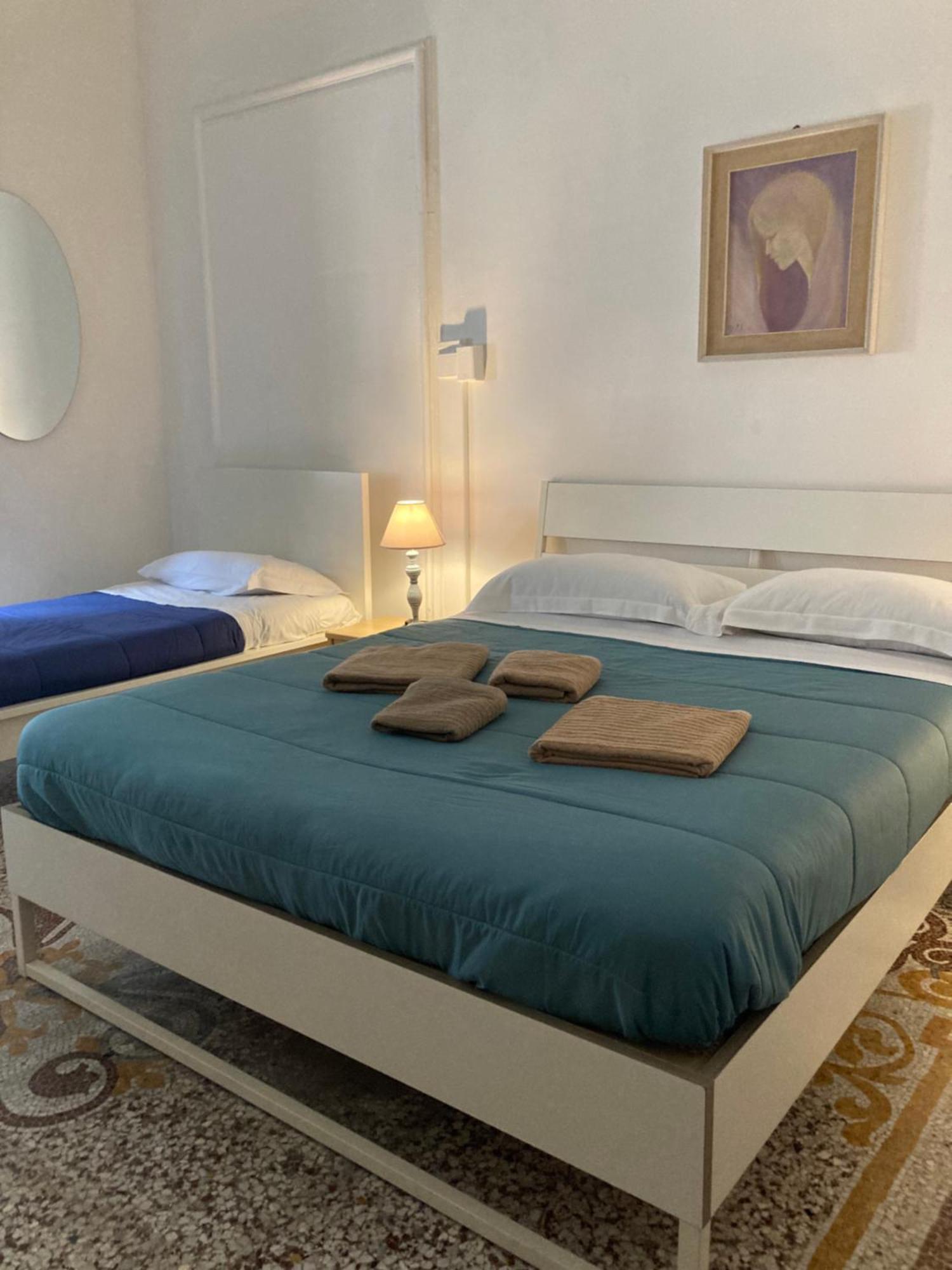 Guest House Roma Genua Zewnętrze zdjęcie
